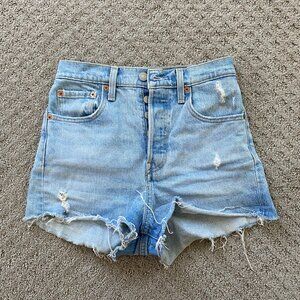 Levi’s Ribcage Denim Short- Tango Beach size 25